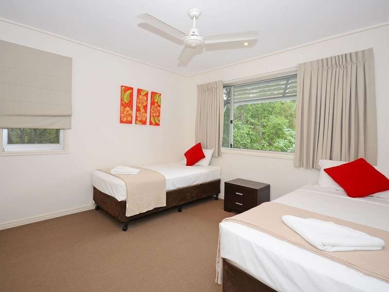 Unit 1 Whale Cove. Pulgul Street,, Urangan QLD 4655