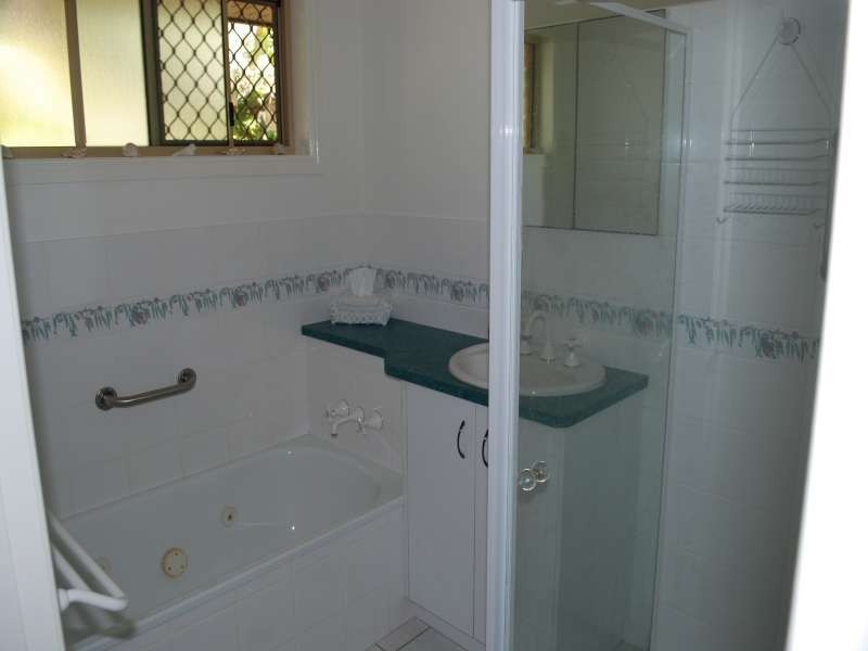 12 Marr Street, Point Vernon QLD 4655