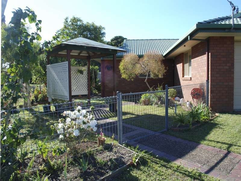 12 Marr Street, Point Vernon QLD 4655