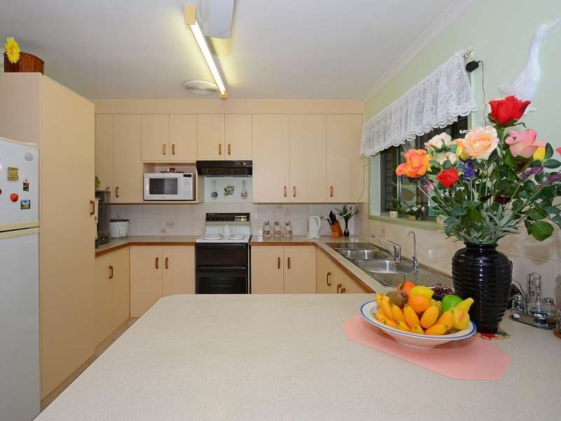 25 Fairway Drive, Urraween QLD 4655