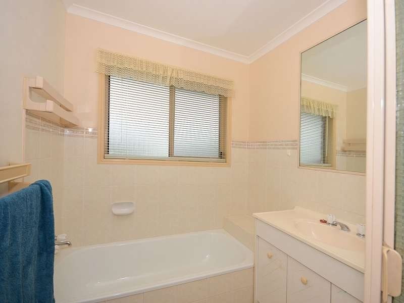 34 Fairway Drive, Urraween QLD 4655