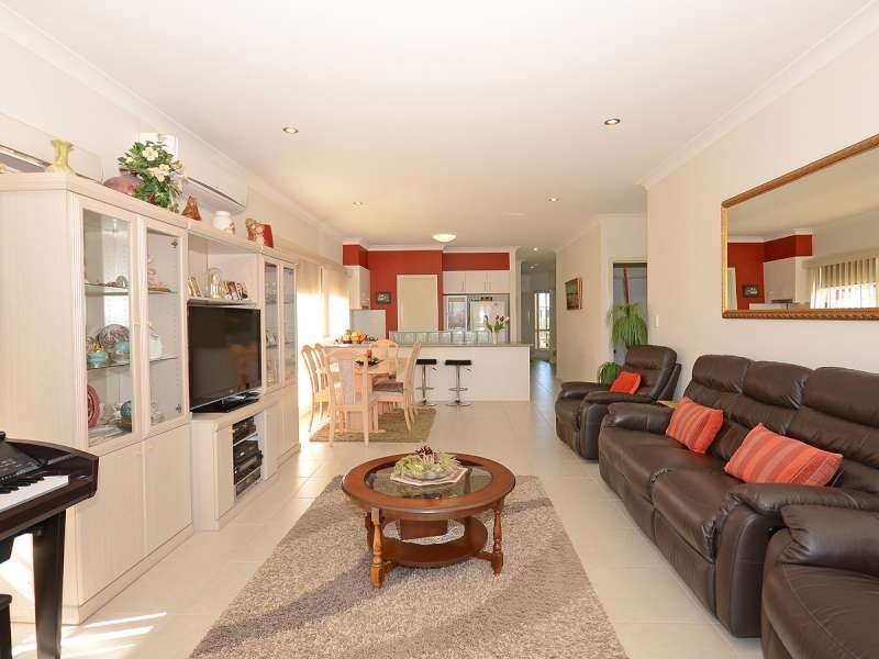 7 Lady Nelson Drive, Mariners Cove, Eli Waters QLD 4655