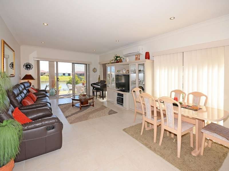 7 Lady Nelson Drive, Mariners Cove, Eli Waters QLD 4655