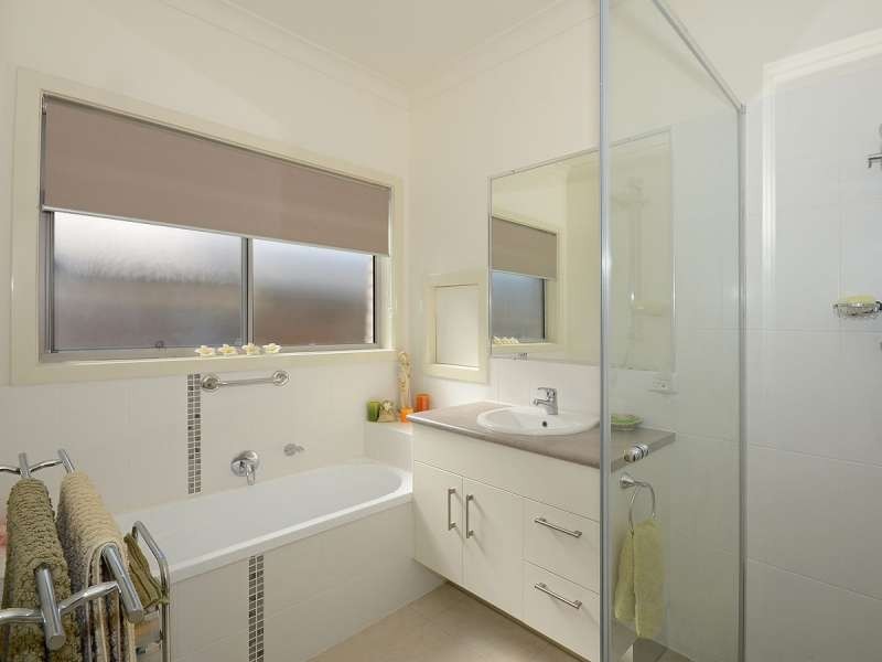 7 Lady Nelson Drive, Mariners Cove, Eli Waters QLD 4655