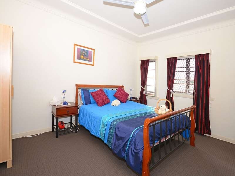 32 Brighton Street, Point Vernon QLD 4655