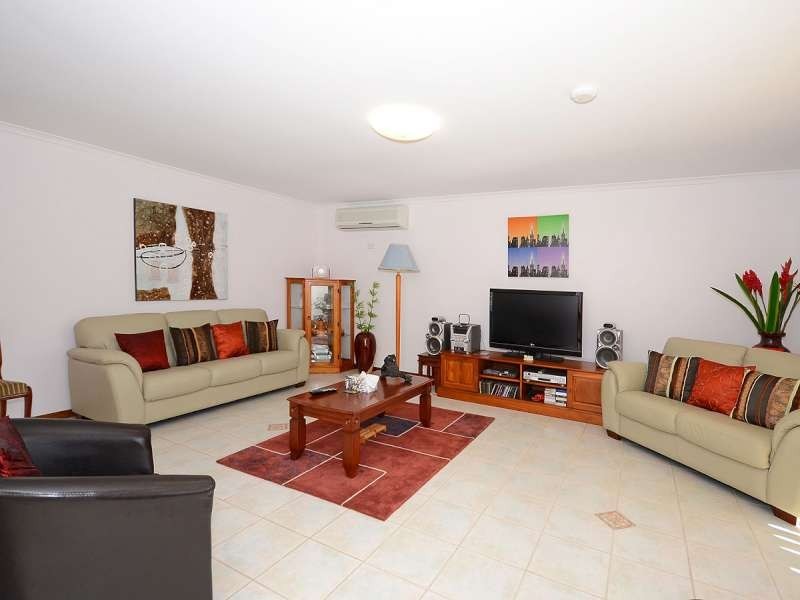 4 North Street, Point Vernon QLD 4655