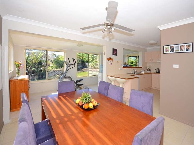 12 Crawford Drive, Dundowran QLD 4655