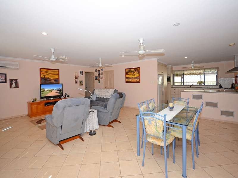 33 Barker Street, Point Vernon QLD 4655