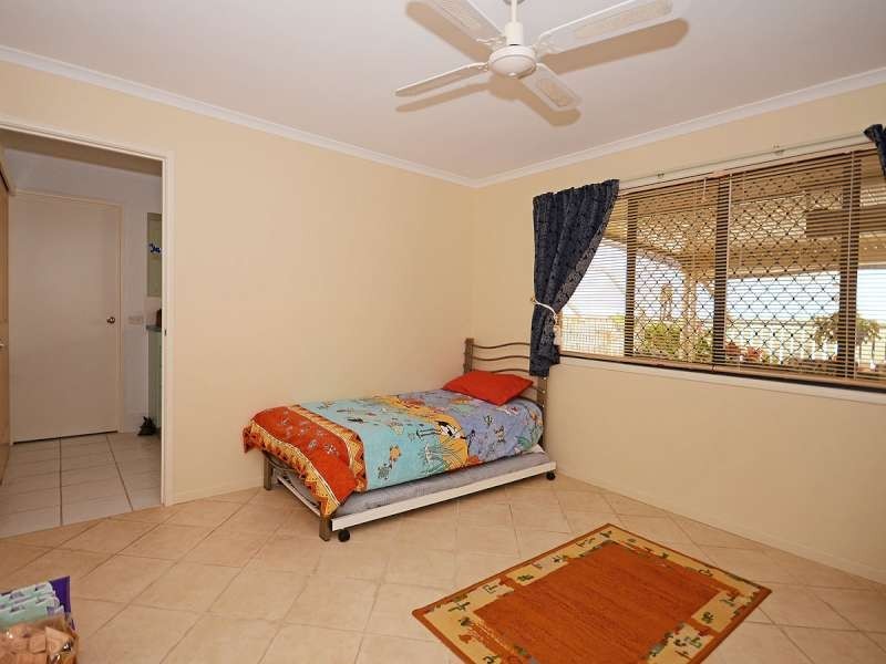 33 Barker Street, Point Vernon QLD 4655