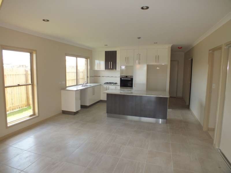 2/103 Nissen Street, Urraween QLD 4655
