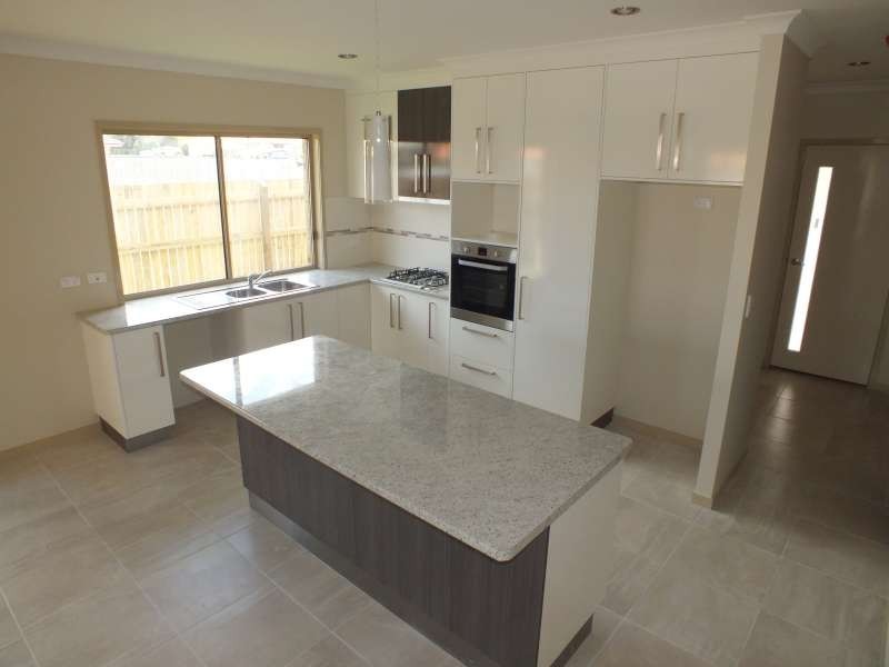 2/103 Nissen Street, Urraween QLD 4655