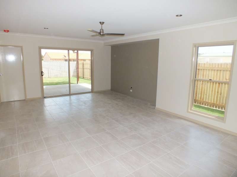 2/103 Nissen Street, Urraween QLD 4655