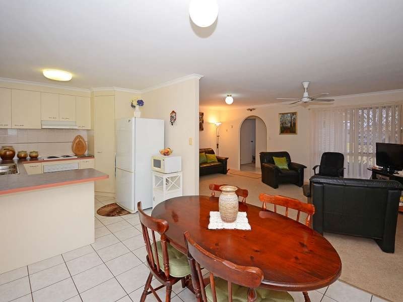 8 Harvard Place, Urraween QLD 4655