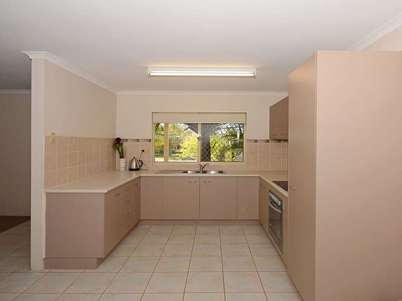 27 Fairway Drive, Urraween QLD 4655