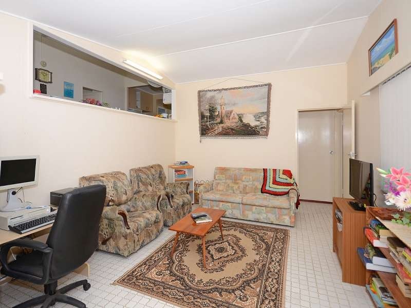 19 Flinders Street, Point Vernon QLD 4655