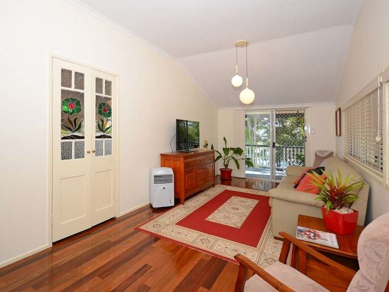 300 Torquay Terrace, Torquay QLD 4655
