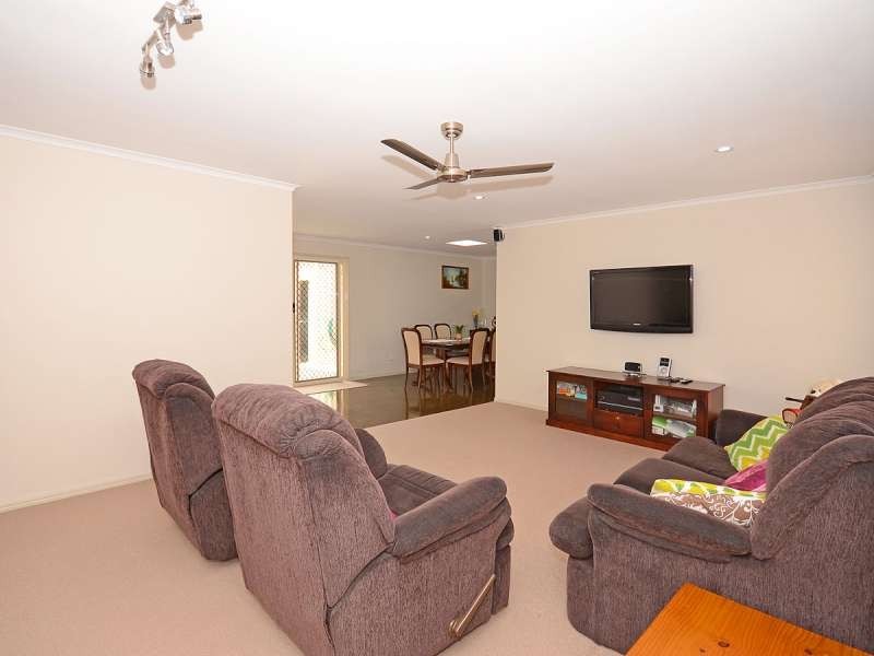 70 Hansen Street, Urangan QLD 4655