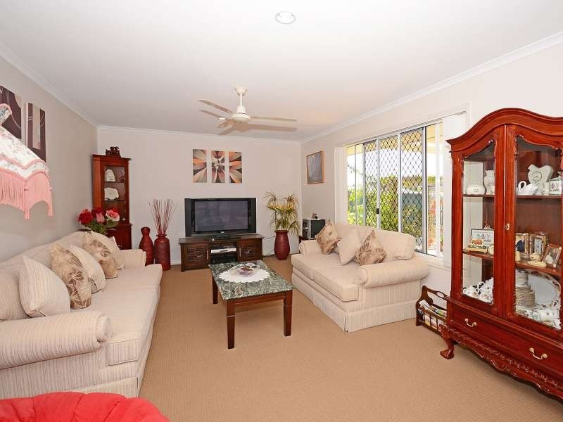 16 Alison Drive, Torquay QLD 4655