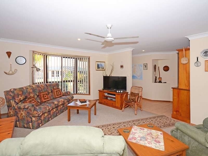 18 Hyperno Road, Point Vernon QLD 4655