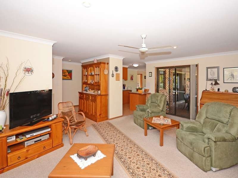 18 Hyperno Road, Point Vernon QLD 4655