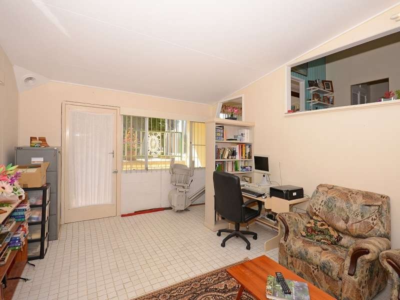 19 Flinders Street, Point Vernon QLD 4655