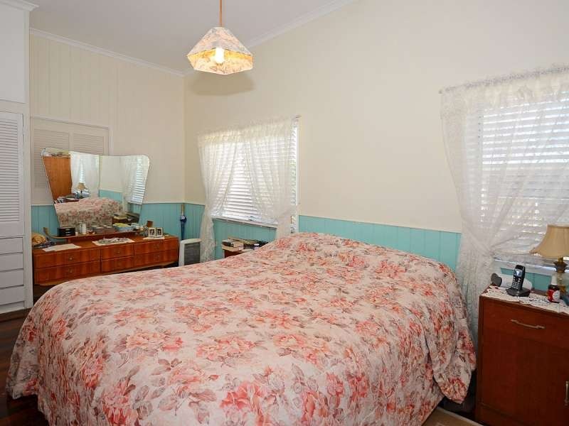 19 Flinders Street, Point Vernon QLD 4655