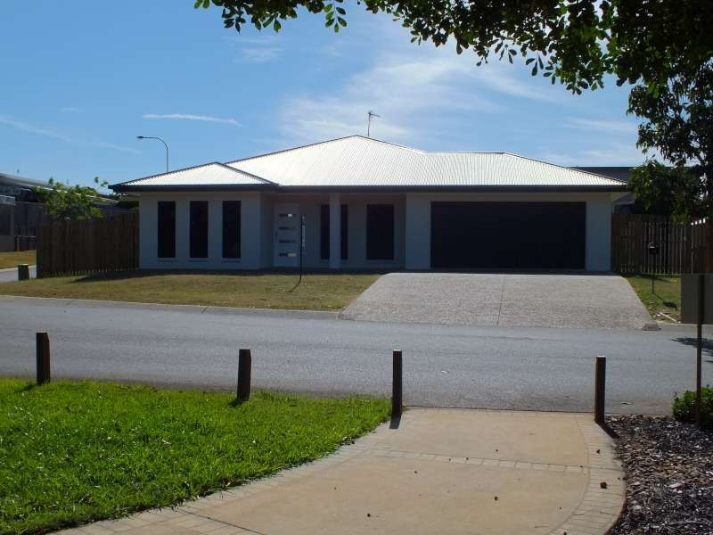 11 Parklands Boulevard, Wondunna QLD 4655