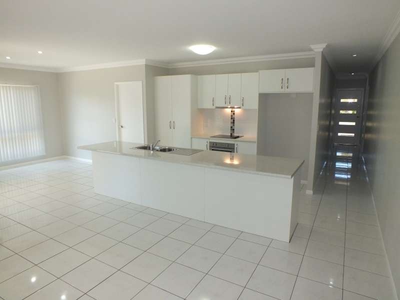 11 Parklands Boulevard, Wondunna QLD 4655