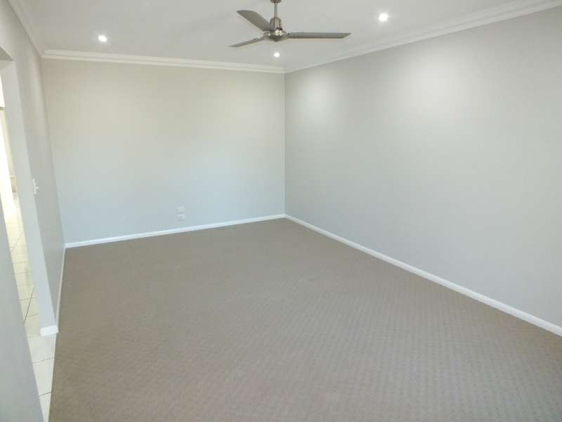 11 Parklands Boulevard, Wondunna QLD 4655