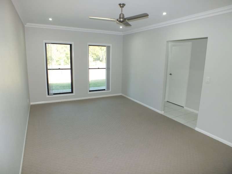 11 Parklands Boulevard, Wondunna QLD 4655