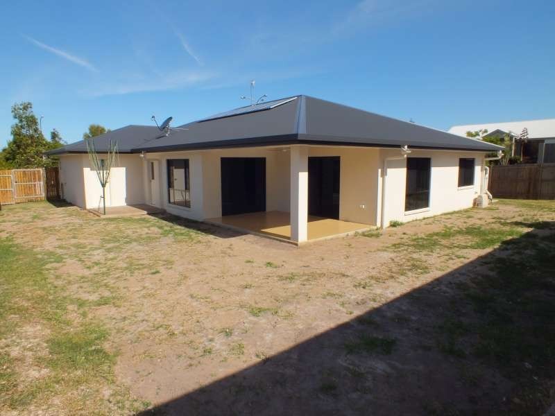 11 Parklands Boulevard, Wondunna QLD 4655