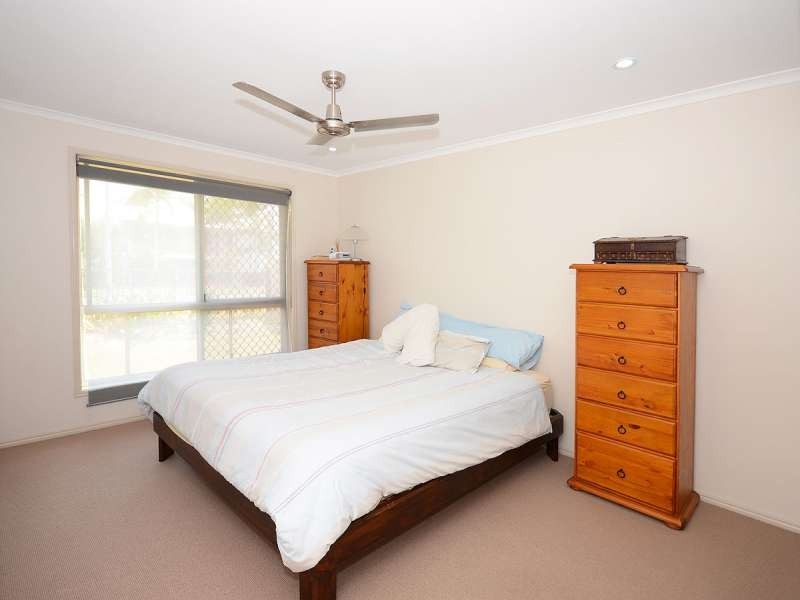 70 Hansen Street, Urangan QLD 4655
