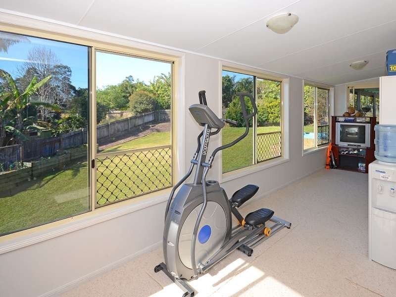 12 Crawford Drive, Dundowran QLD 4655