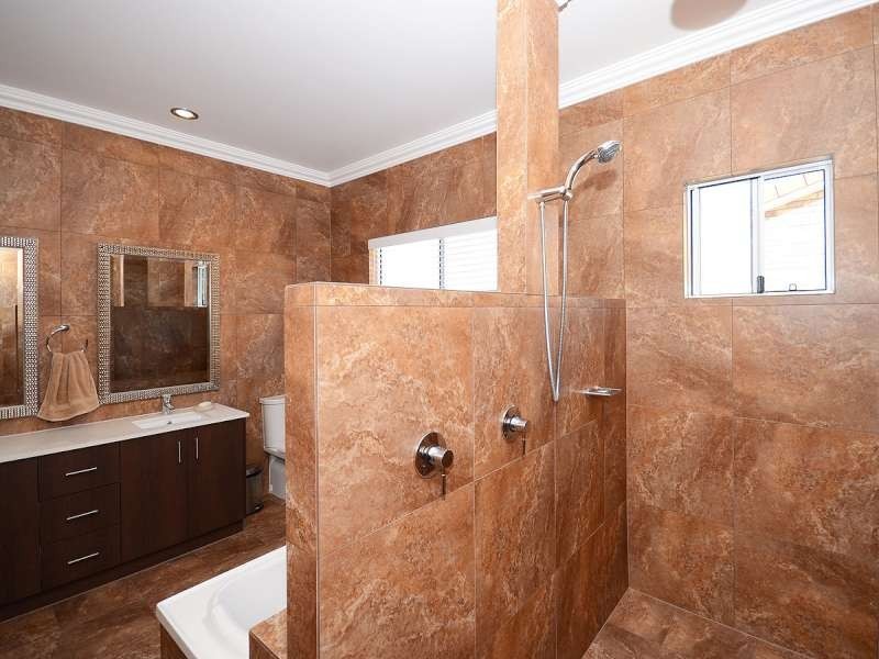 28 Long Street, Point Vernon QLD 4655