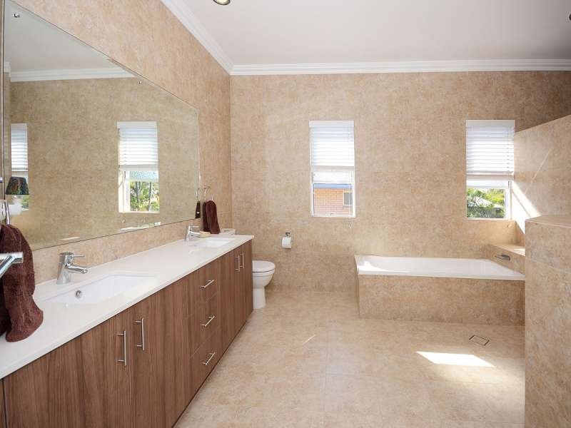 28 Long Street, Point Vernon QLD 4655