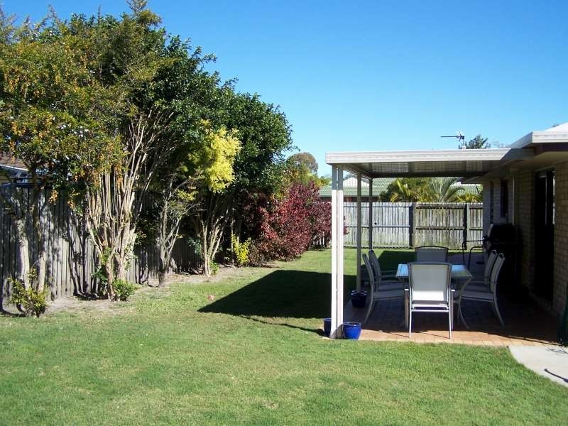 8 Dove Way, Eli Waters QLD 4655