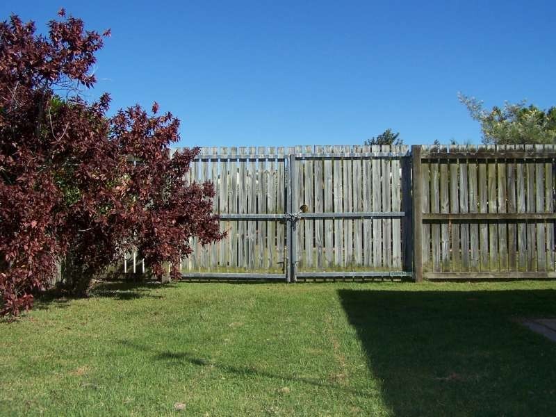 8 Dove Way, Eli Waters QLD 4655