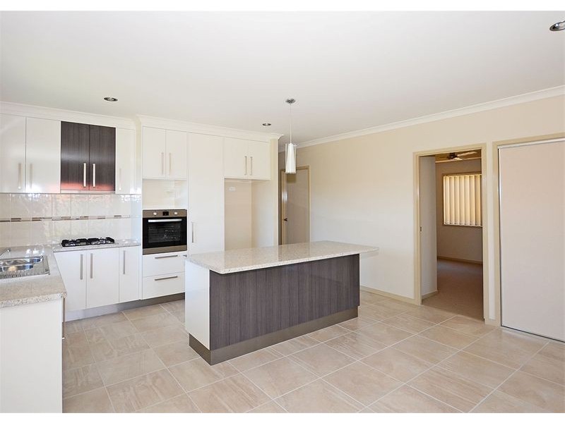 2/103 Nissan Street, Urraween QLD 4655