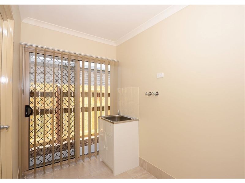 2/103 Nissan Street, Urraween QLD 4655