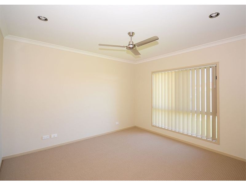 2/103 Nissan Street, Urraween QLD 4655