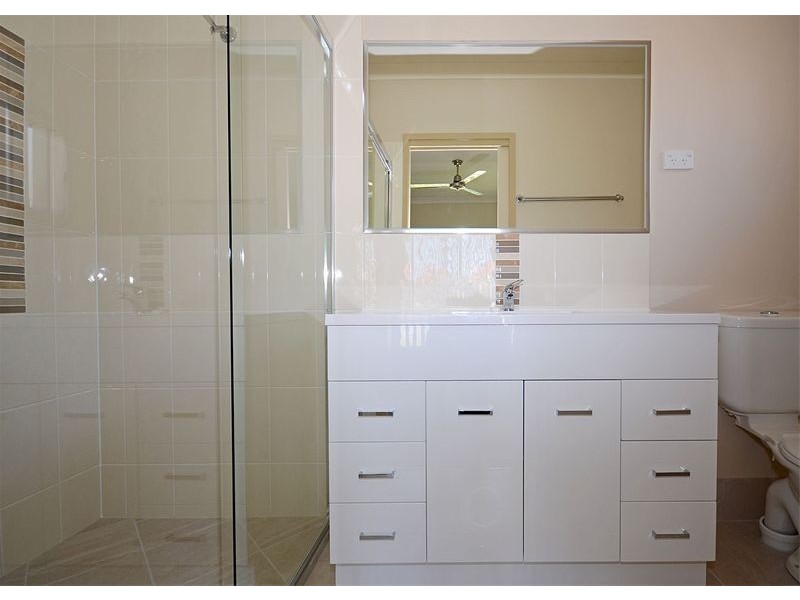 2/103 Nissan Street, Urraween QLD 4655