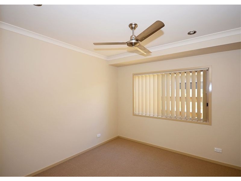 2/103 Nissan Street, Urraween QLD 4655