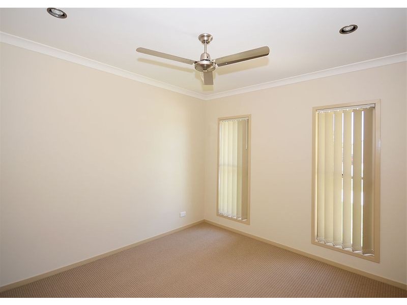 2/103 Nissan Street, Urraween QLD 4655