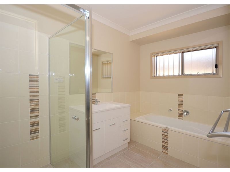 2/103 Nissan Street, Urraween QLD 4655