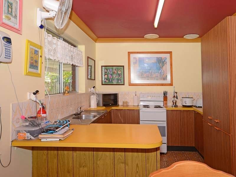 78 Lauren Street, Urangan QLD 4655