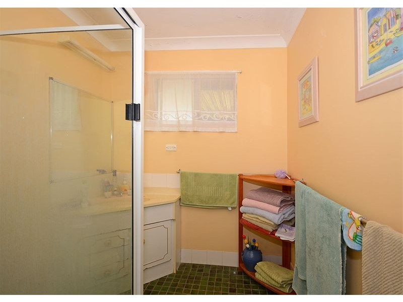 78 Lauren Street, Urangan QLD 4655