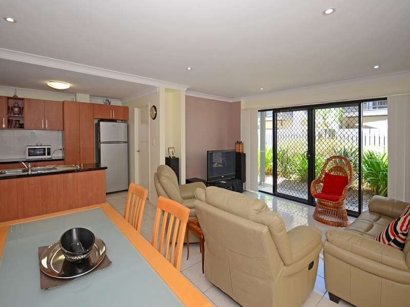 20/654 Seashells On Urangan, Charlton Esplanade, Urangan QLD 4655