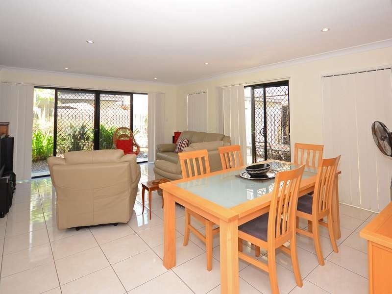 20/654 Seashells On Urangan, Charlton Esplanade, Urangan QLD 4655