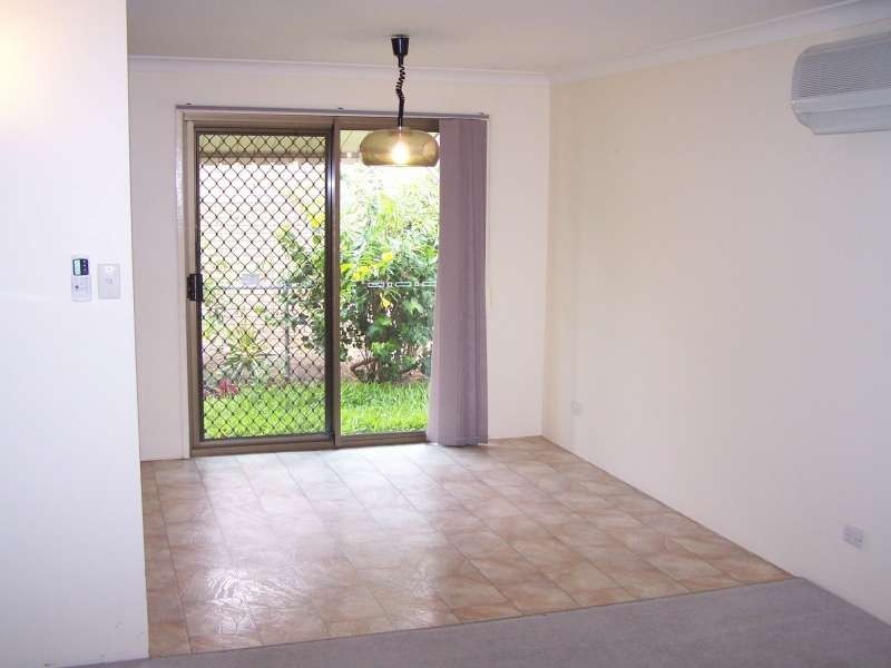 Unit 2 Harbour Miller Street, Urangan QLD 4655