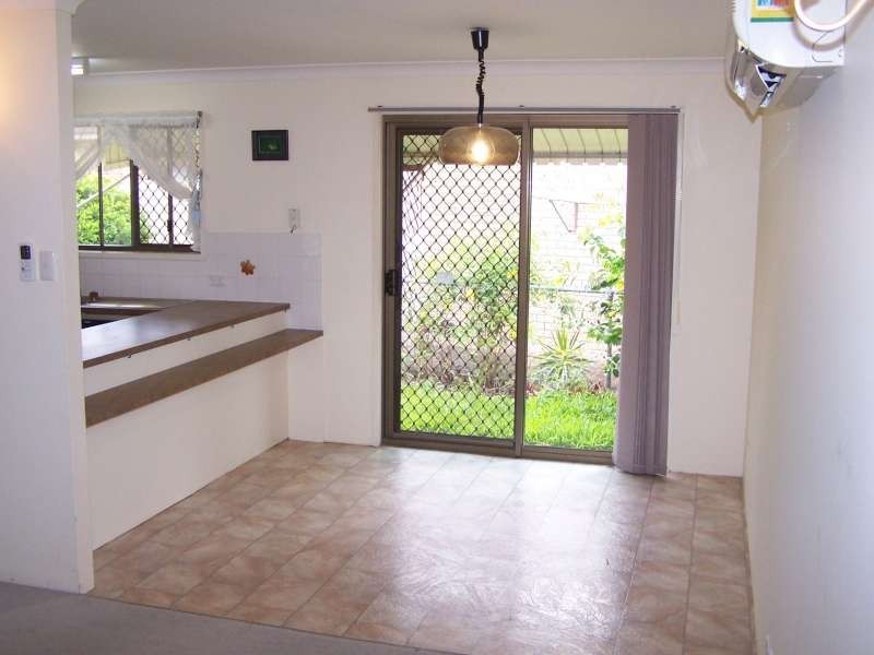 Unit 2 Harbour Miller Street, Urangan QLD 4655